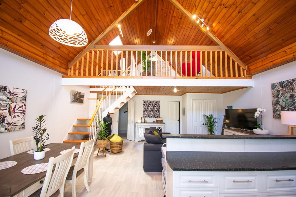 Kitchen or kitchenette, Living room, Dining area, Bedroom