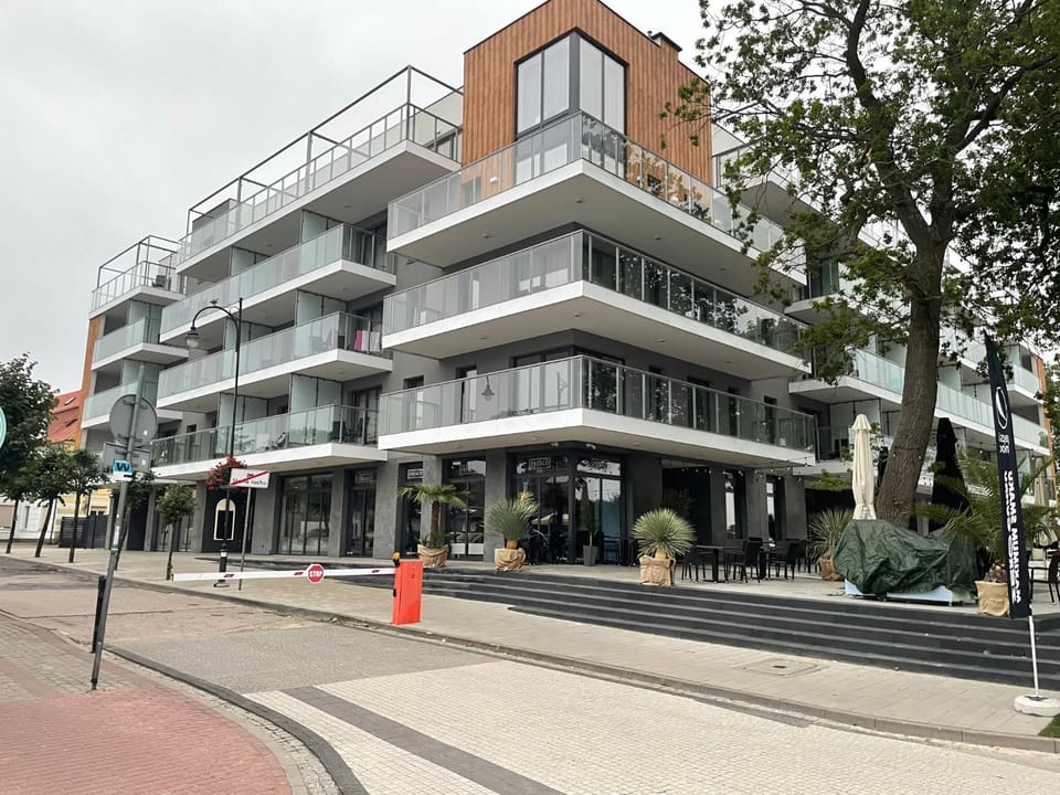 Property building, Neighbourhood