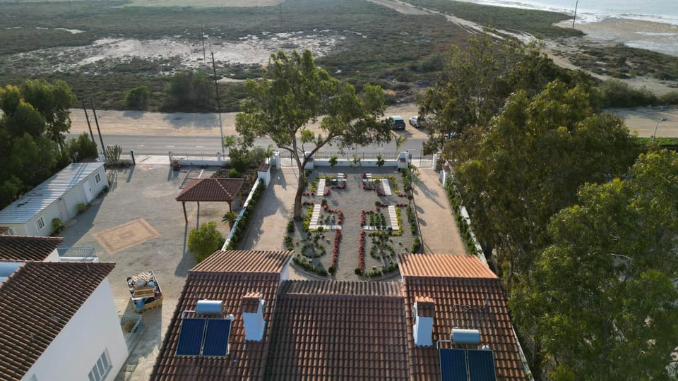 Day, Neighbourhood, Natural landscape, Bird's eye view, Sea view, Street view