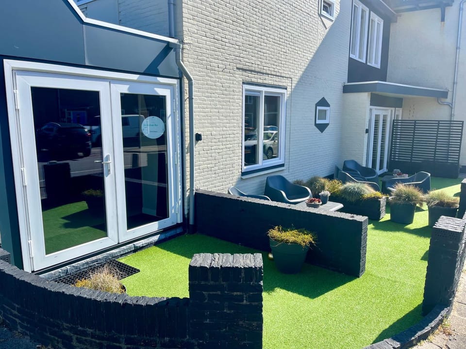 Property building, Day, Garden