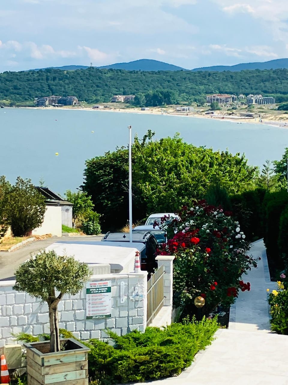 Mountain view, Sea view