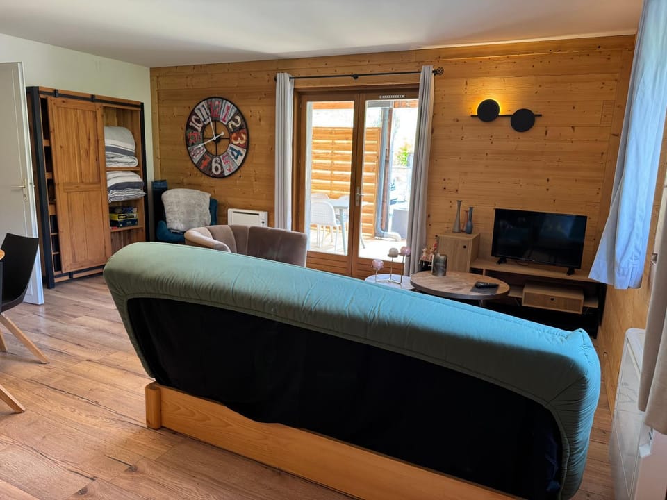 NEUF chalet 2p Le Suet JACUZZI privatif Apartment in Haute-Savoie