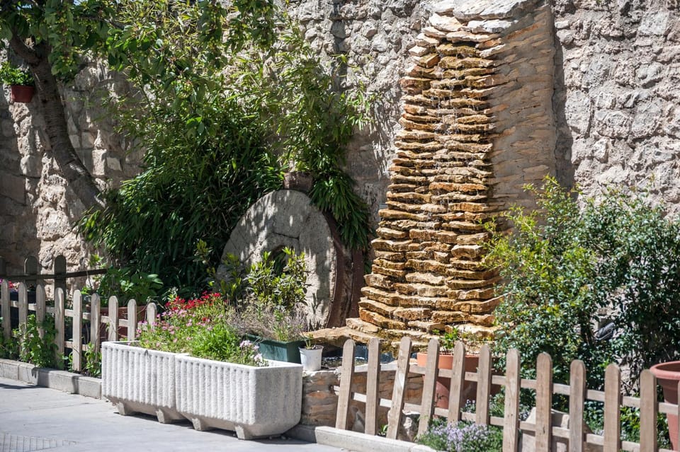 Patio, Entertainment