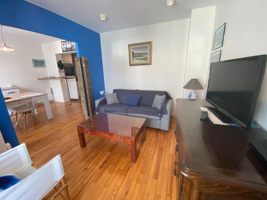 RÉF 327 PORT-LOUIS T3 Loggia et jardin commun Apartment in Brittany