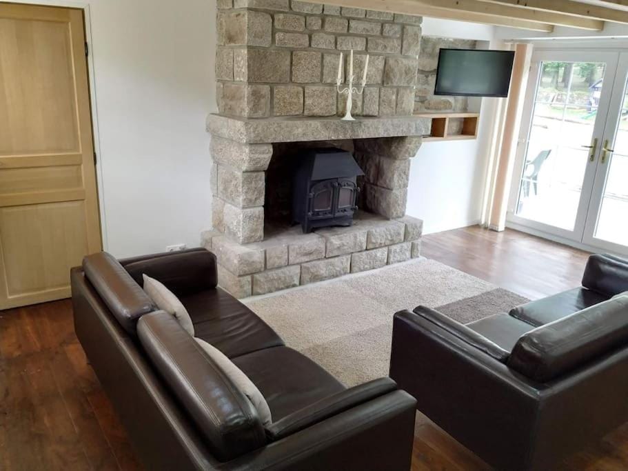 Bonne Chere, Family Friendly Cottage with Pool LPS House in Brittany