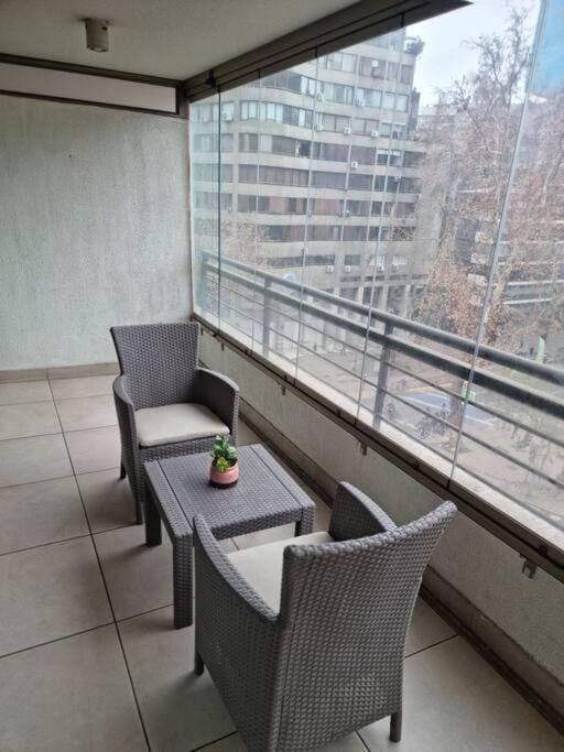 Dpto Costanera Center, Metro Los Leones 1 dorm Apartment in Providencia