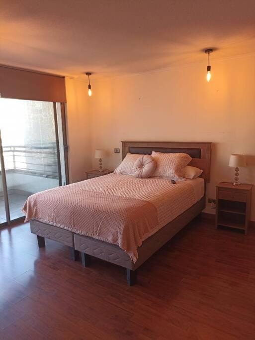 Dpto Costanera Center, Metro Los Leones 1 dorm Apartment in Providencia