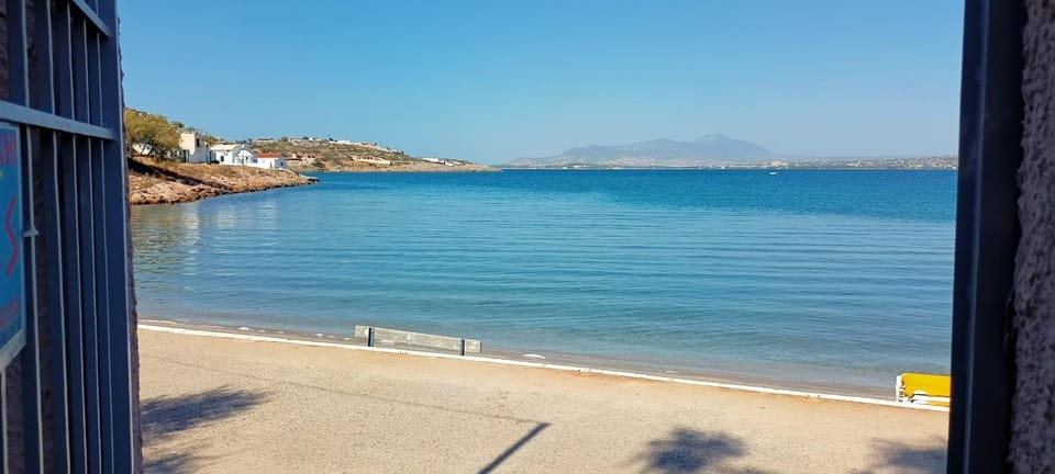 Beachfront 2-bedroom apartment Apartment in Euboea