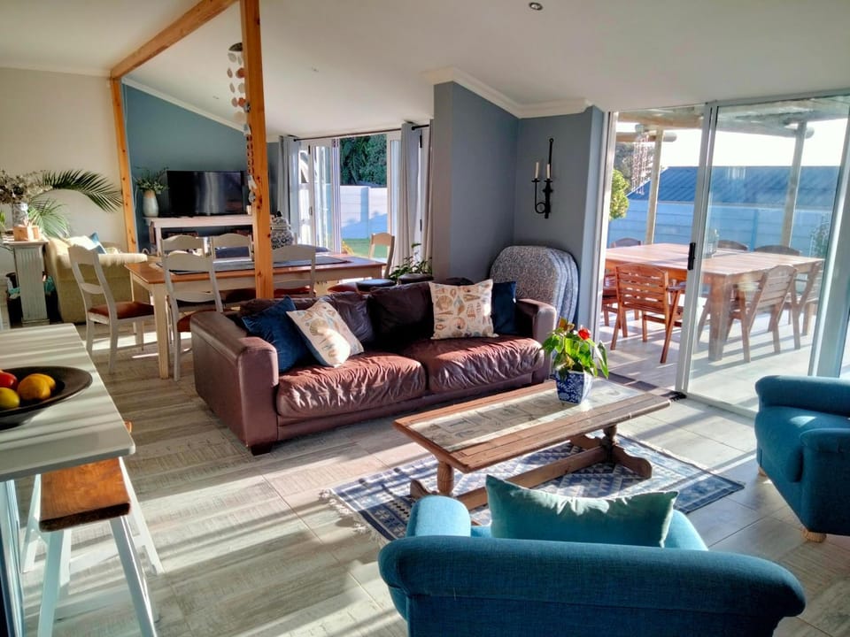 Patio, View (from property/room), Balcony/Terrace, Living room, Seating area, Dining area