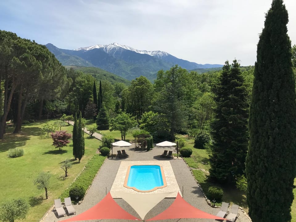 Garden, Garden view, Landmark view, Mountain view, Pool view, Swimming pool