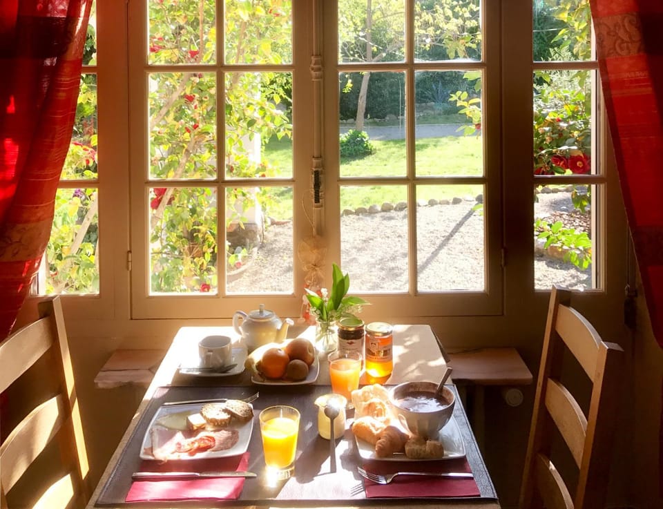 Food close-up, Dining area, Garden view, Breakfast, Continental breakfast, Non alcoholic drinks