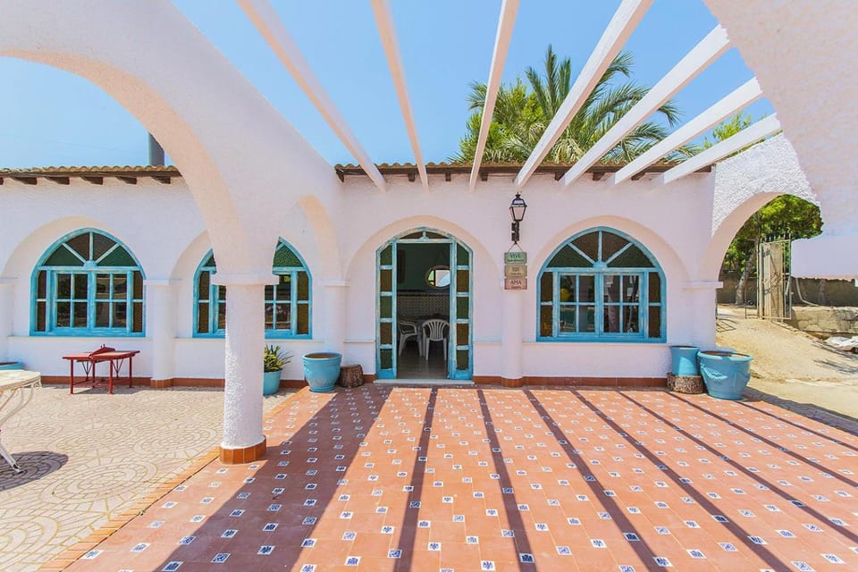 Patio, Facade/entrance