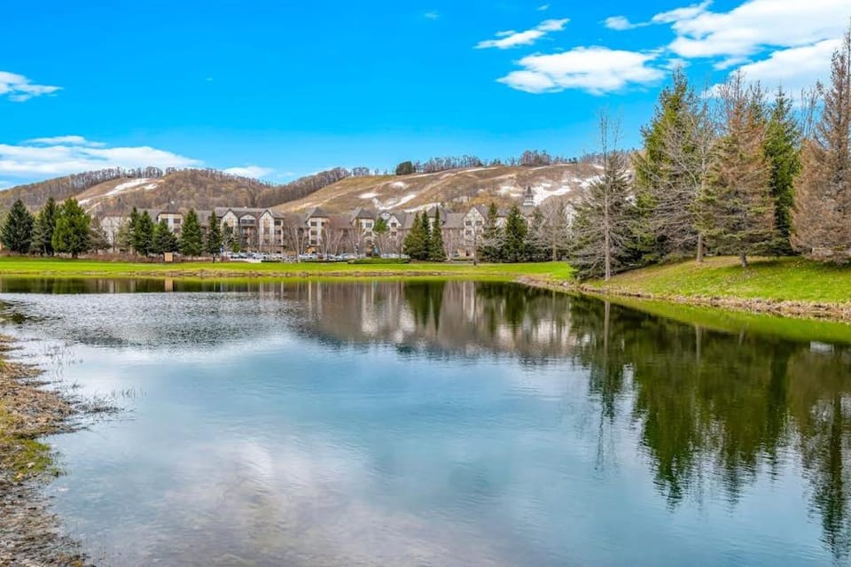 Boyne Mountain Getaway, Unit B House in Michigan