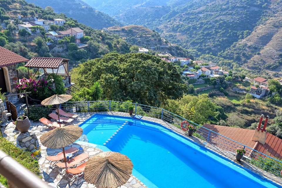 Mountain view, Pool view, Swimming pool