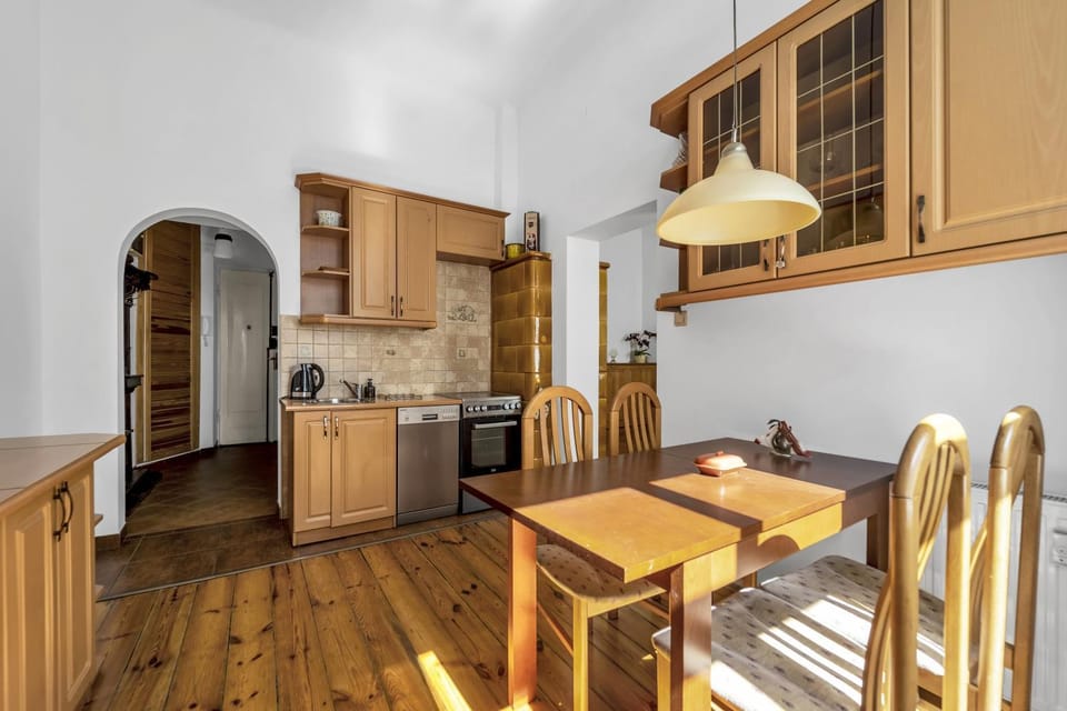 Kitchen or kitchenette, Dining area, dishwasher, pet friendly, stove