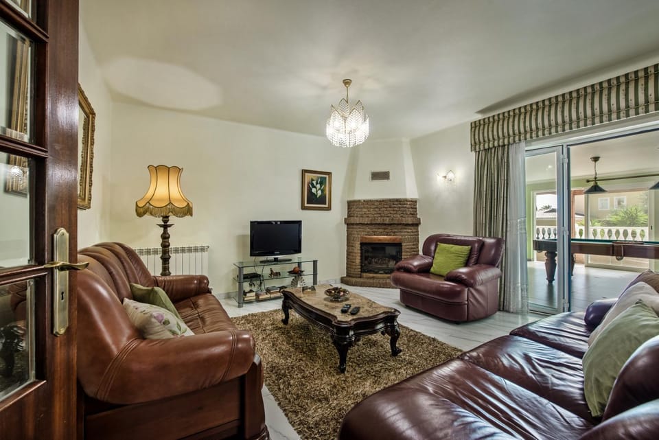 Communal lounge/ TV room, TV and multimedia