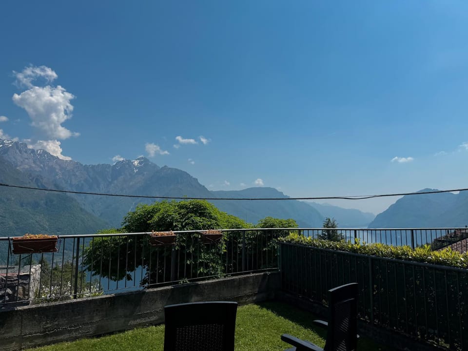 La Gioiosa apartment with garden terrace Apartment in Bellagio