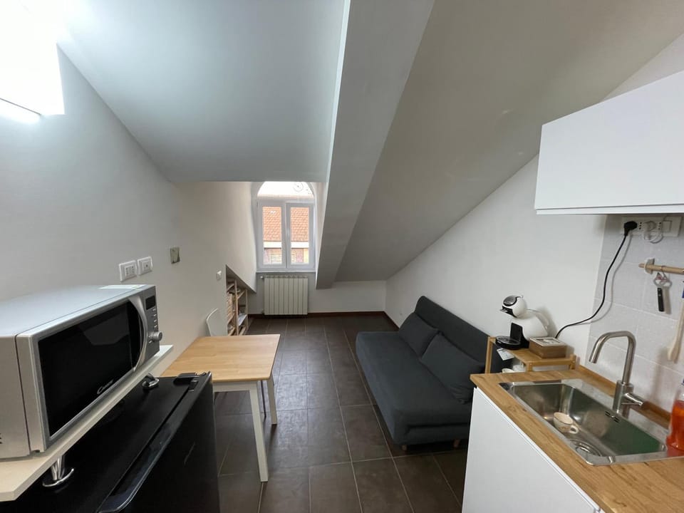 Kitchen or kitchenette, Living room, Dining area, minibar, stove