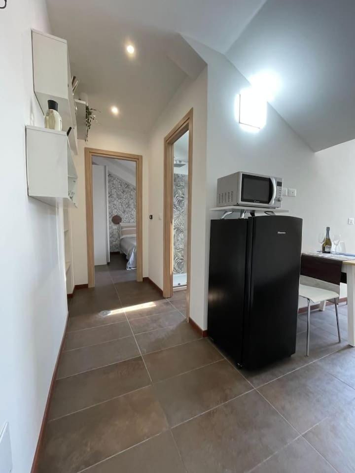 Dining area, minibar