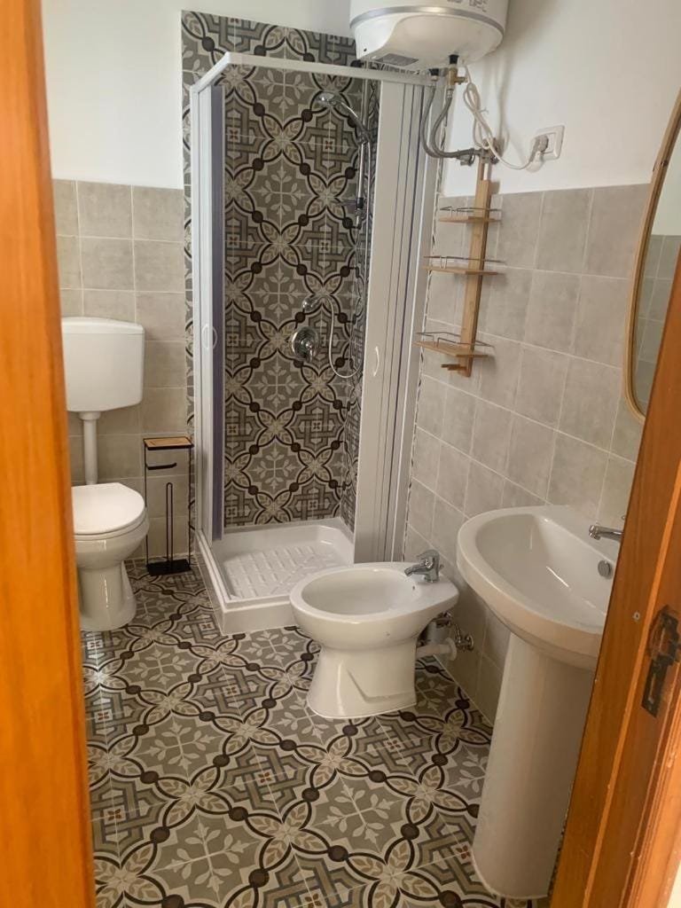 Shower, Toilet, Bathroom, bidet