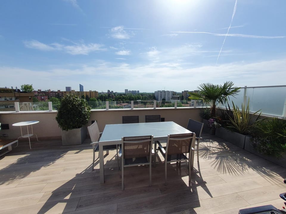 Patio, Day, Natural landscape, View (from property/room), Balcony/Terrace, Dining area