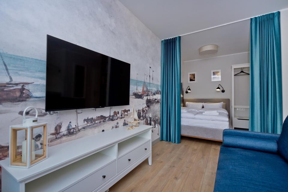 Communal lounge/ TV room, TV and multimedia, Photo of the whole room, hair dresser