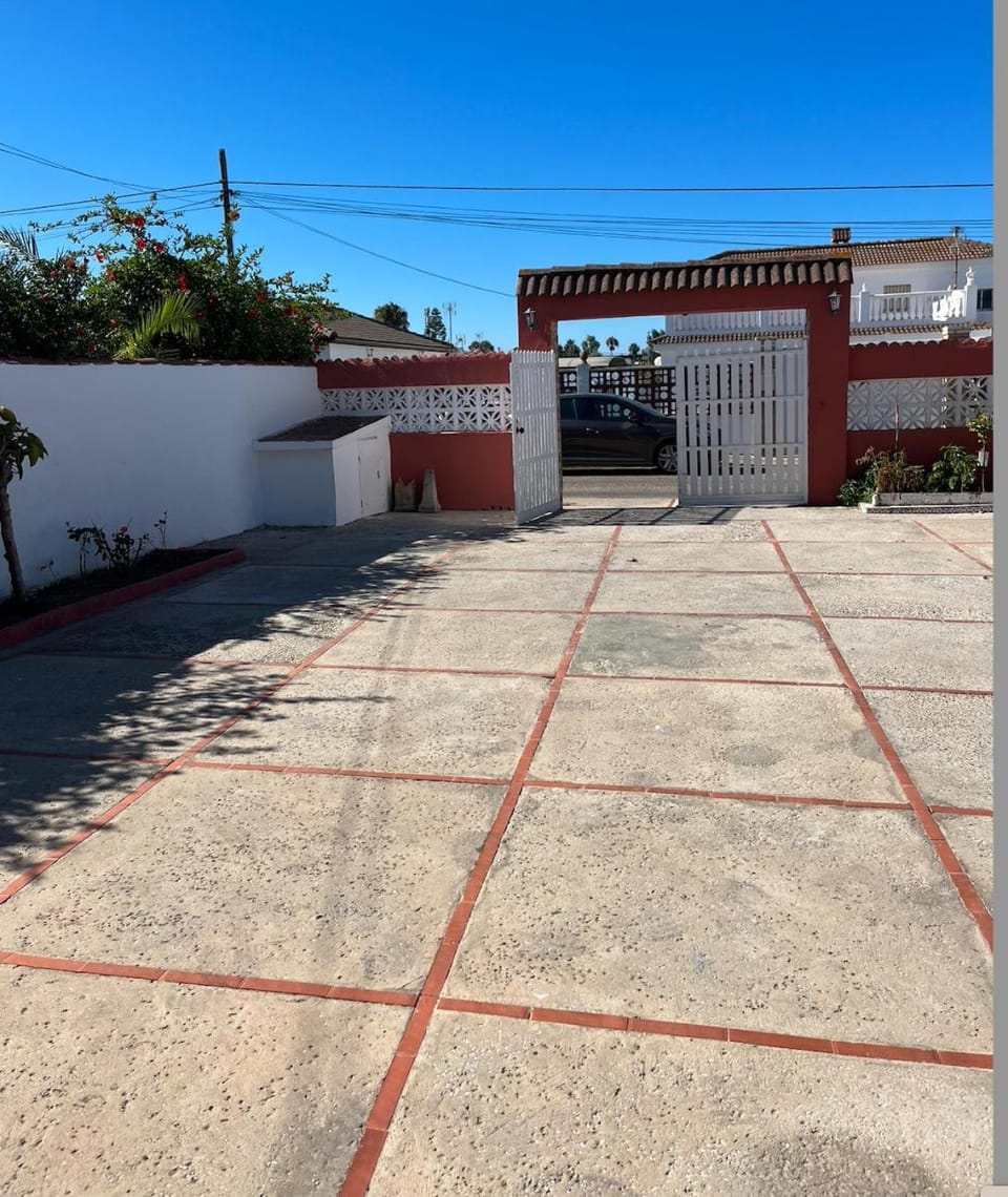 Fantástico chalet con piscina Apartment in Chiclana de la Frontera
