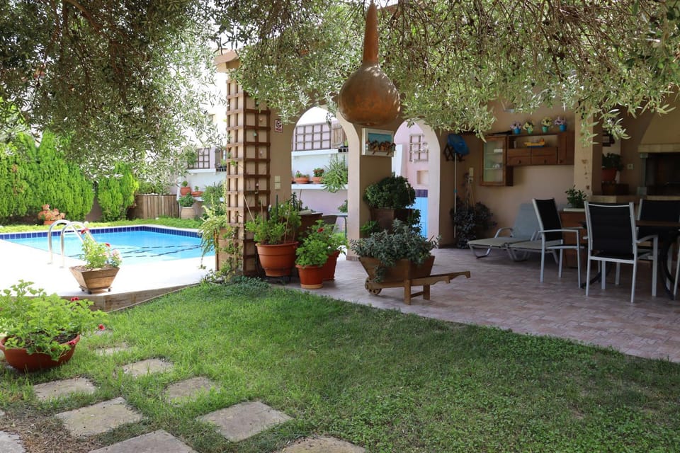 Garden, Dining area, Garden view, Pool view, Swimming pool, Swimming pool