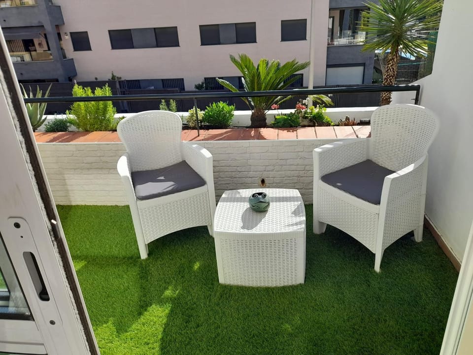 Off site, Balcony/Terrace
