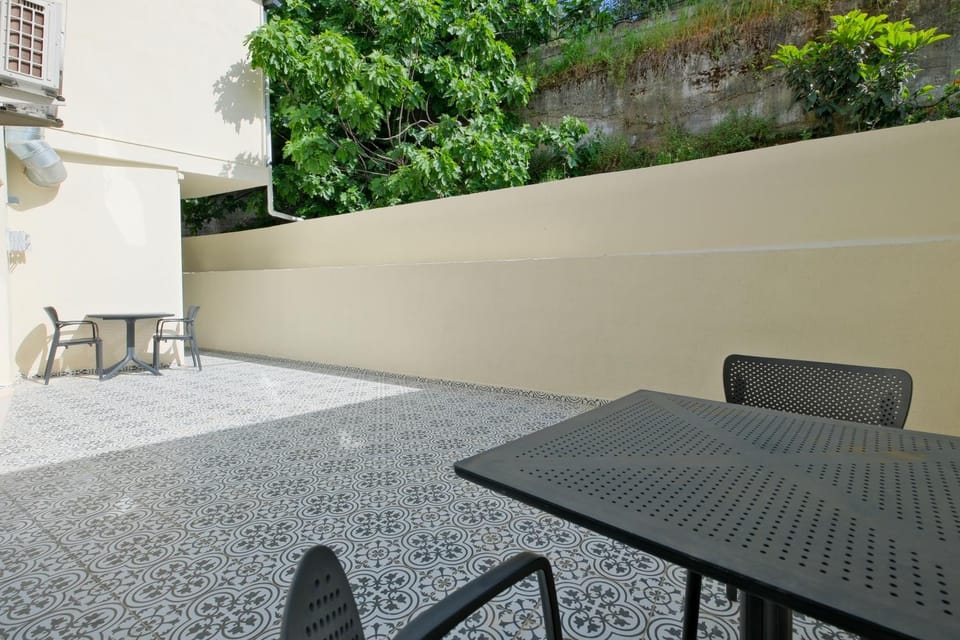 Patio, Quiet street view