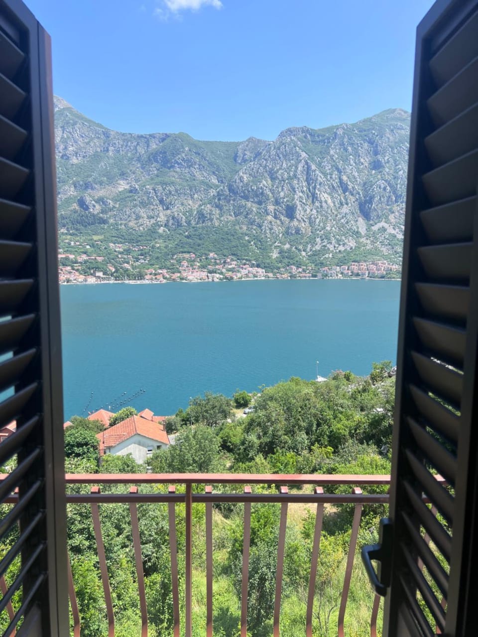 Nearby landmark, View (from property/room), Balcony/Terrace, Lake view, Mountain view, Sea view