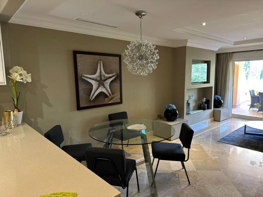 Living room, Dining area