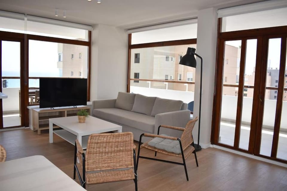 TV and multimedia, Living room, Lounge or bar
