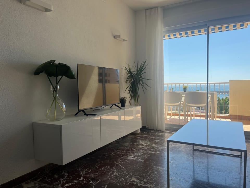 TV and multimedia, Living room, Lounge or bar, Sea view