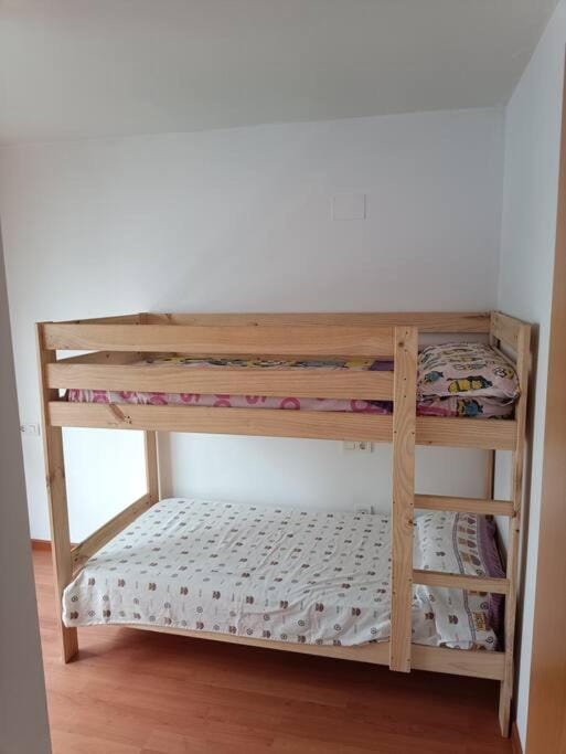 Bed, bunk bed