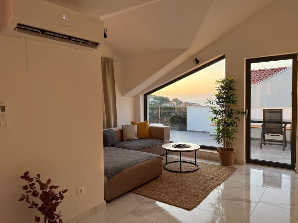 Living room, Sunset