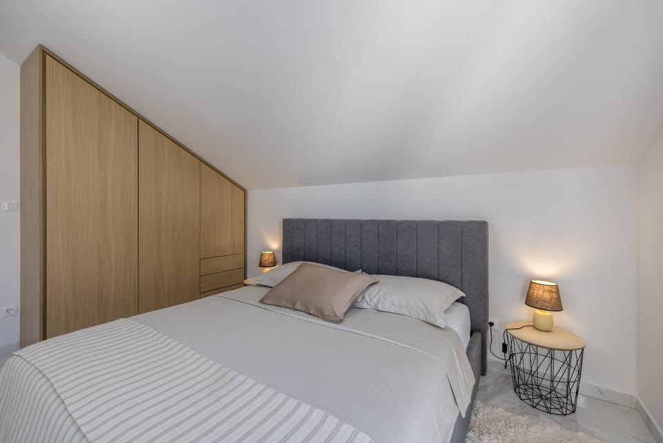 Modern Sunset Sea View Apartment with Large Terrace - Immortelle Apartment in Split-Dalmatia County