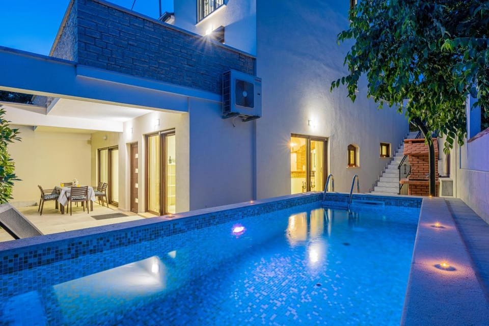 Night, Swimming pool