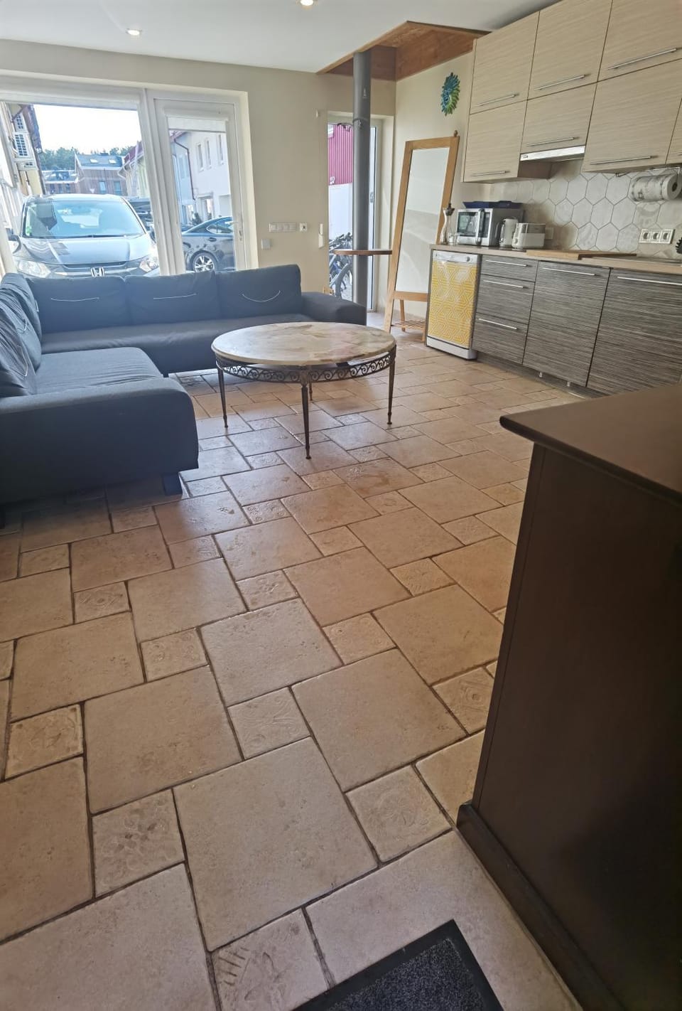 Kitchen or kitchenette, Seating area, Dining area, minibar, stove