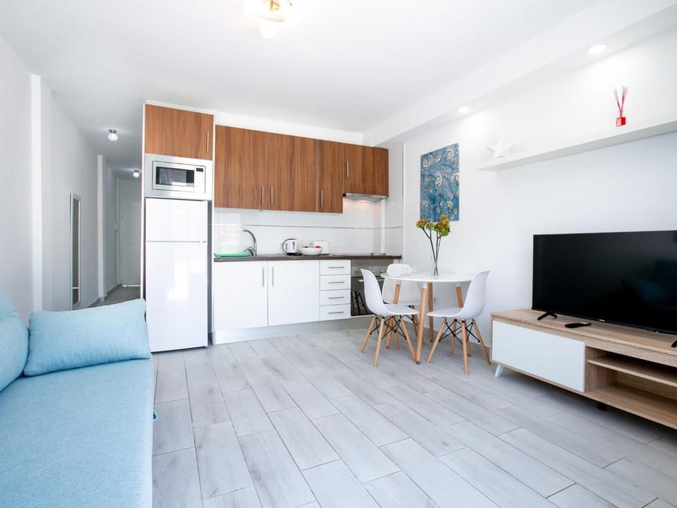Kitchen or kitchenette, Living room, Dining area