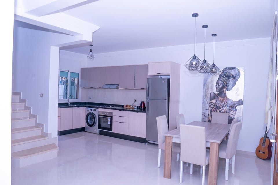 Dining area, kitchen