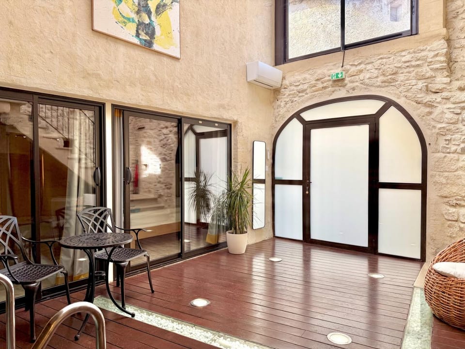 P'TIT COIN PARADIS , SPA JACUZZI PISCINE CHAUFFEE House in Provence