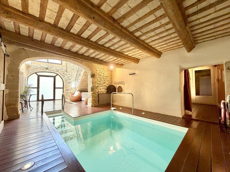 P'TIT COIN PARADIS , SPA JACUZZI PISCINE CHAUFFEE House in Provence
