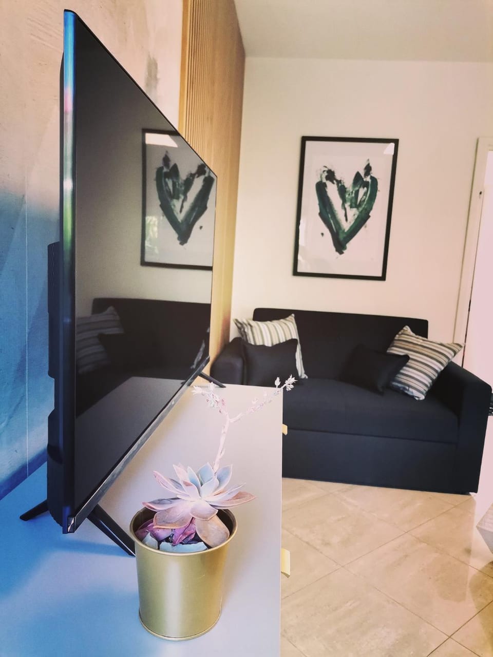 TV and multimedia, Seating area