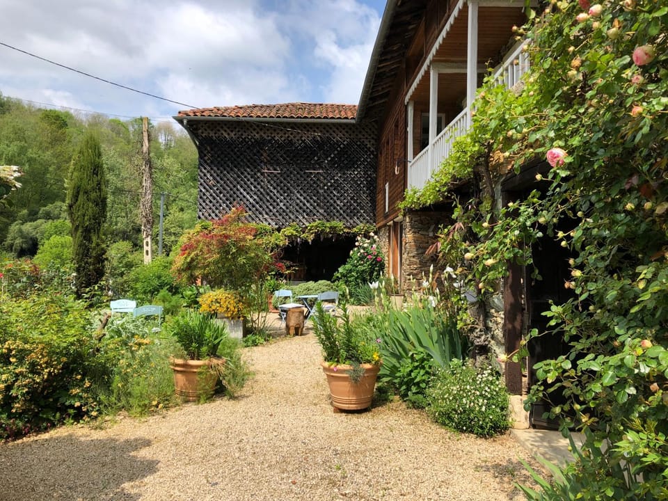 Le Balcon Commingeois Bed and Breakfast in Occitanie