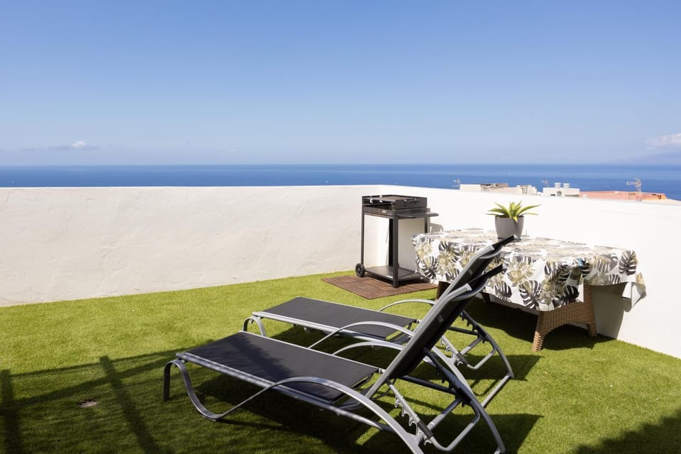 BBQ facilities, Sea view, sunbed