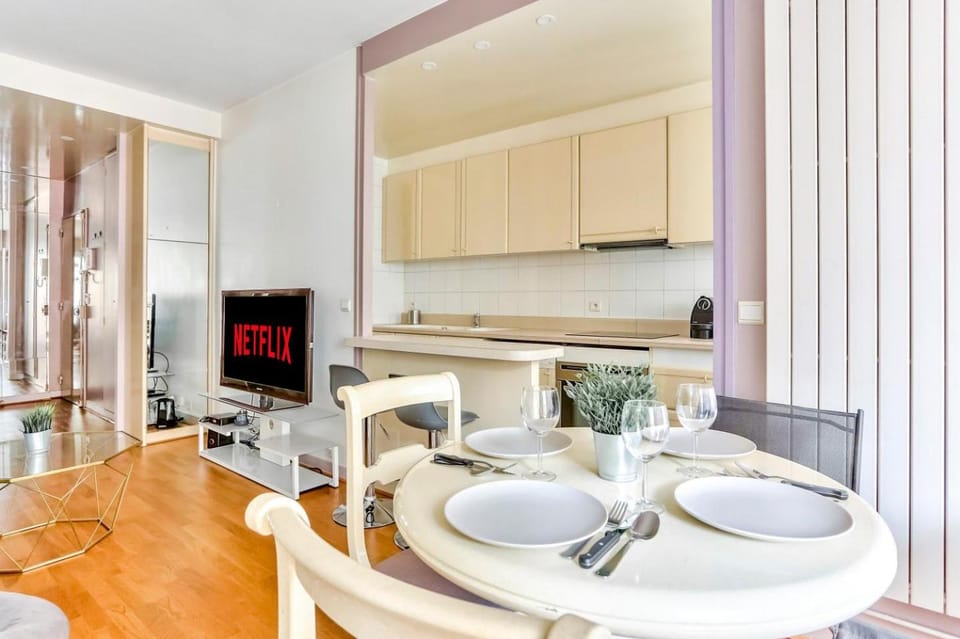 Appartement Quartier Arc de Triomphe Free Netflix Apartment in Paris