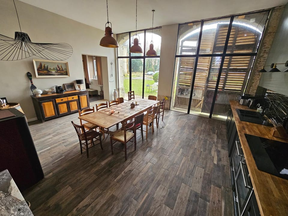 Dining area, kitchen