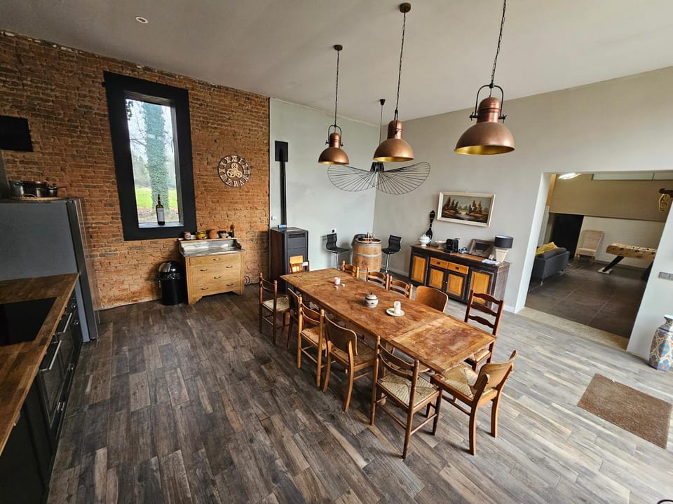 Dining area, kitchen