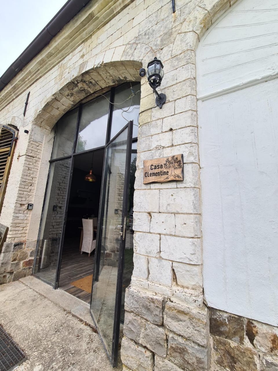 Facade/entrance